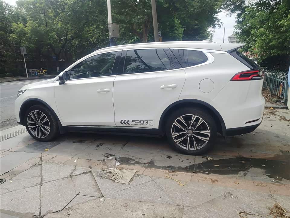 BYD Tang