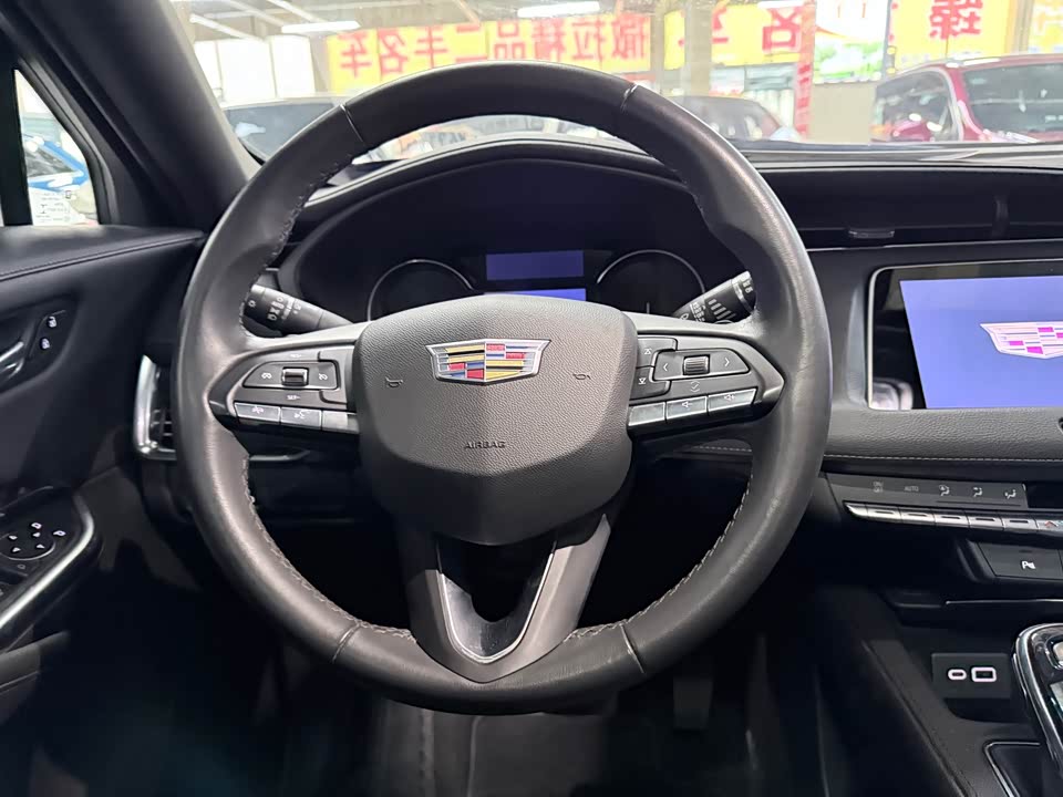 Cadillac XT4