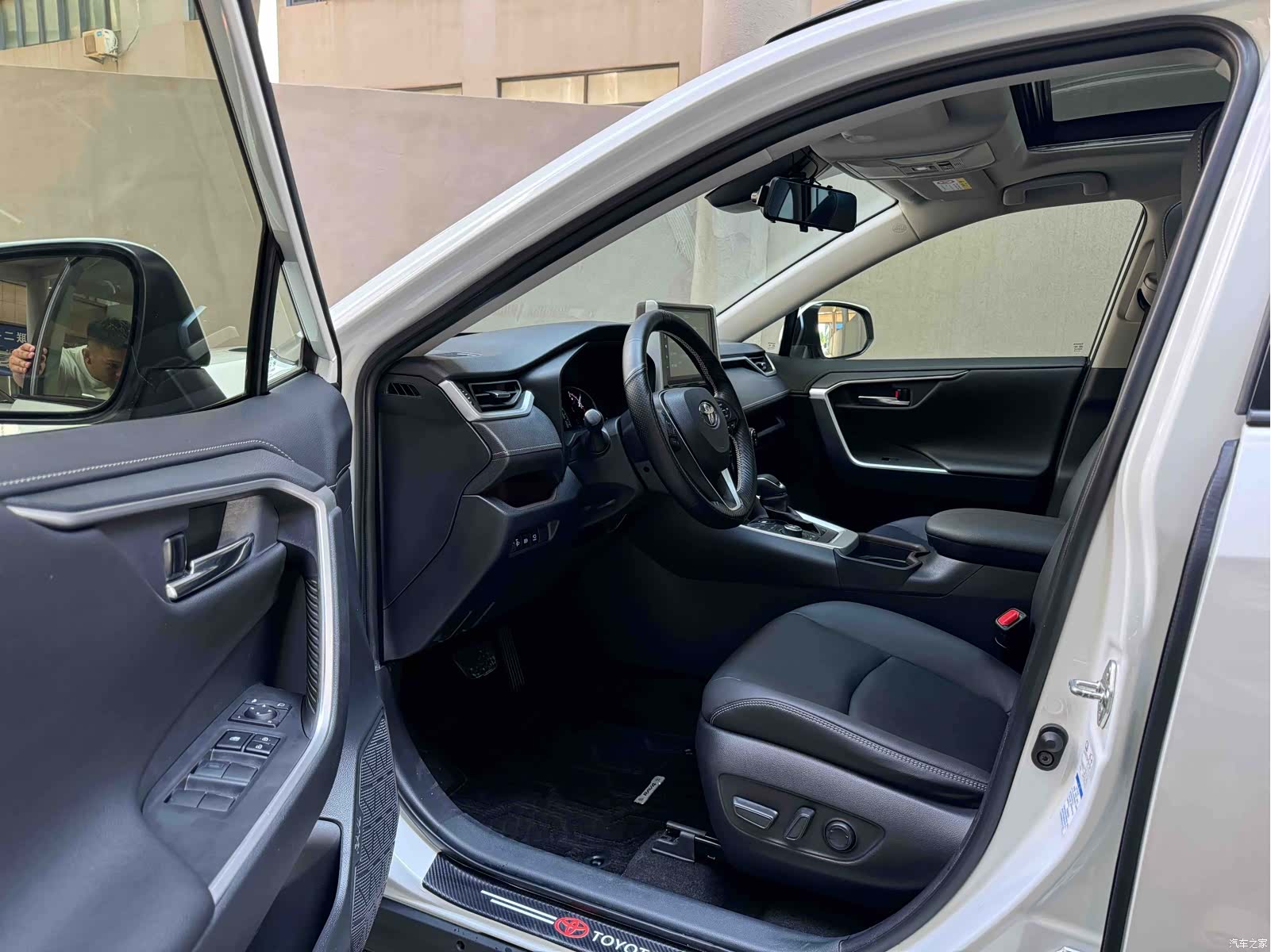 Toyota RAV4, 2020 7