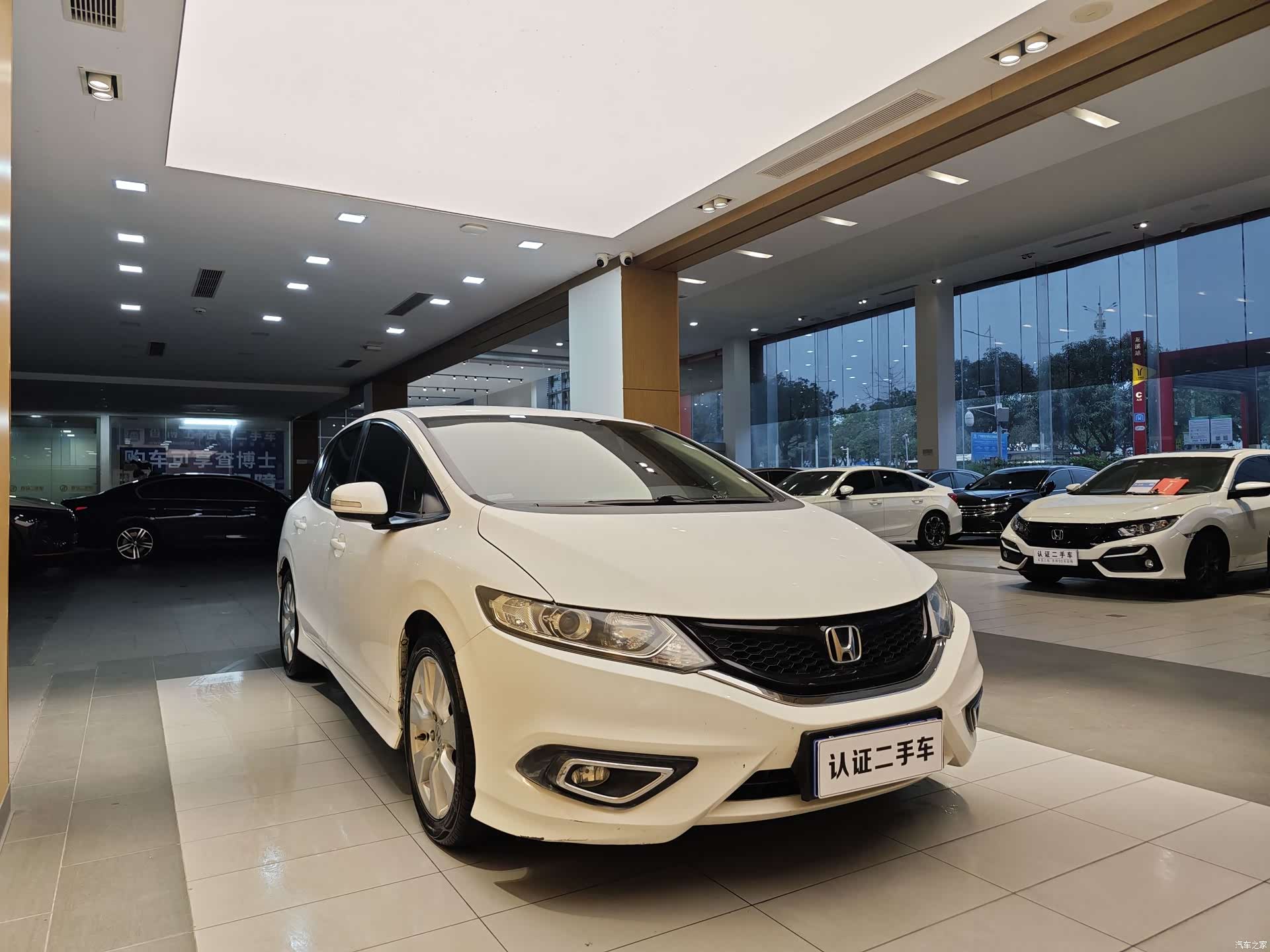 Honda Jade, 2014 4