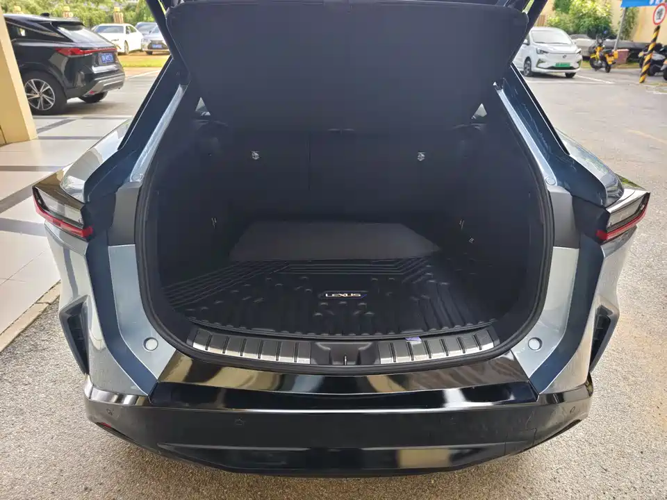 Lexus RZ Lexus RZ