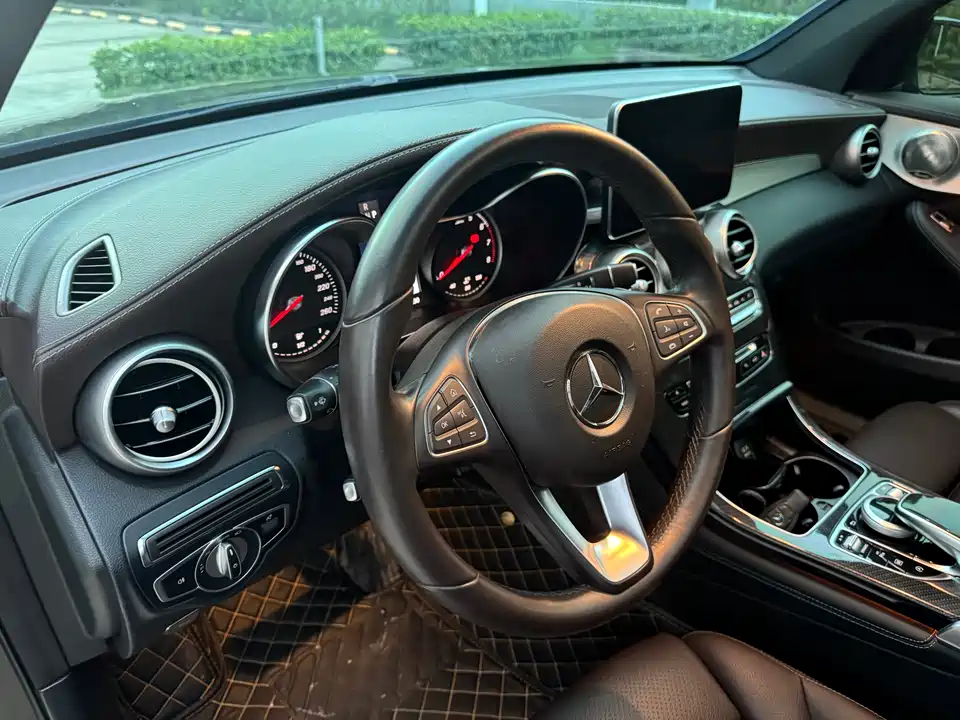 Mercedes-Benz GLC Mercedes-Benz GLC