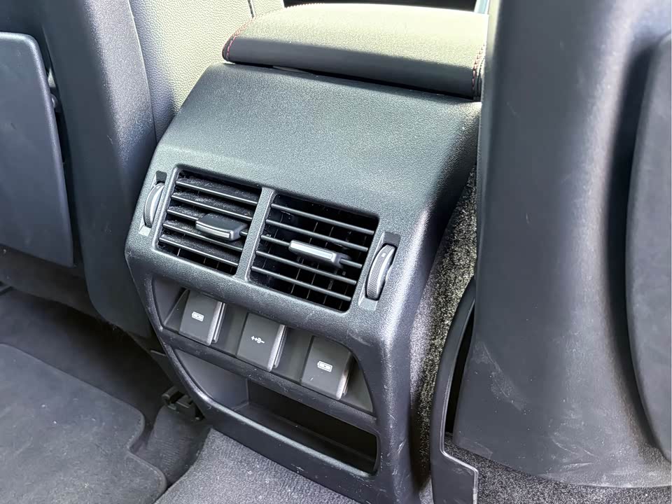 Land Rover Discover sources for sports