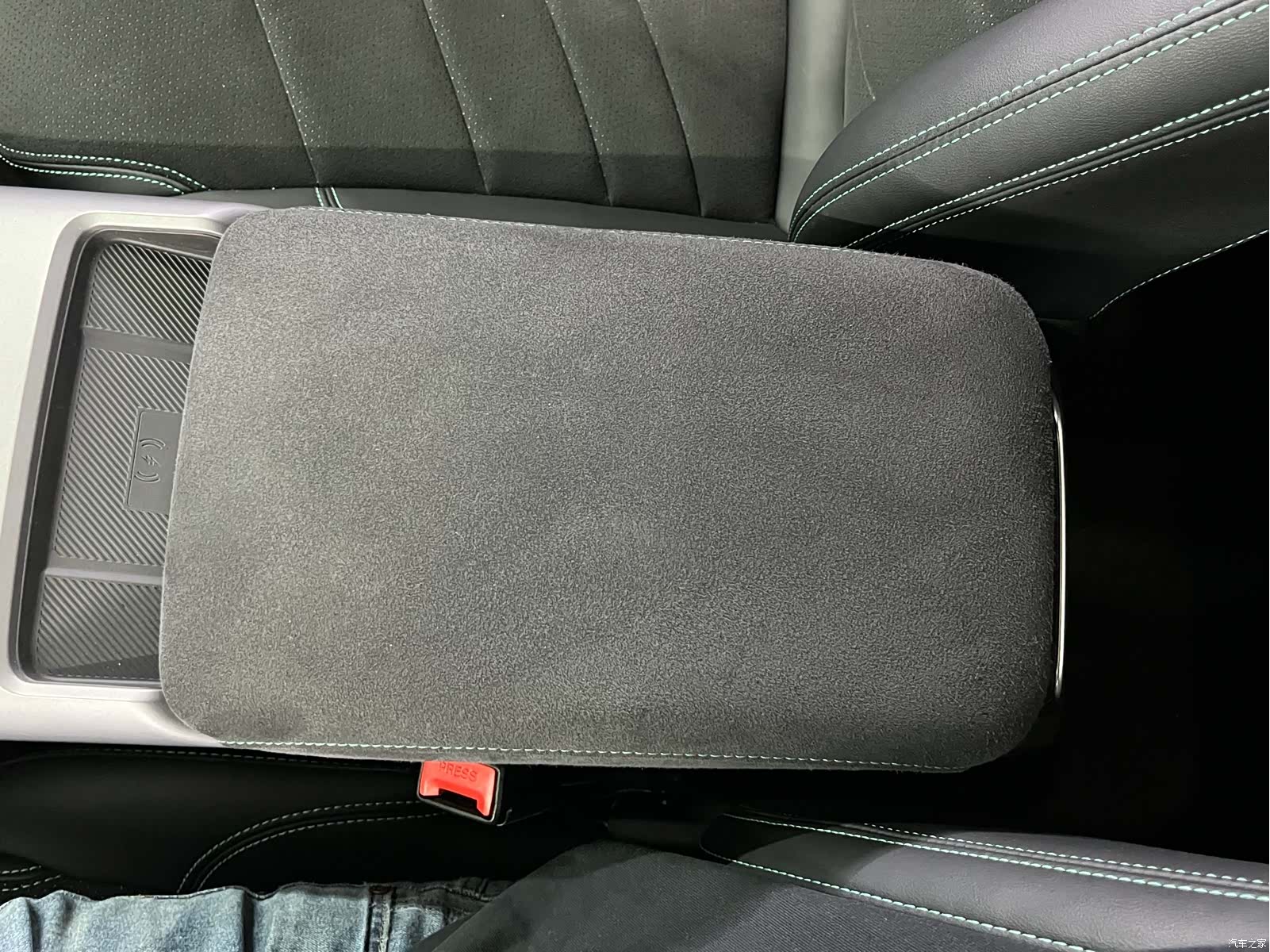 Geely Galaxy L6, 2024 13