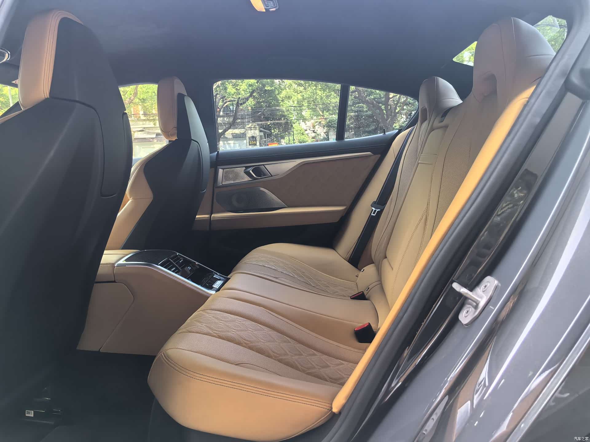 BMW M8, 2021 14