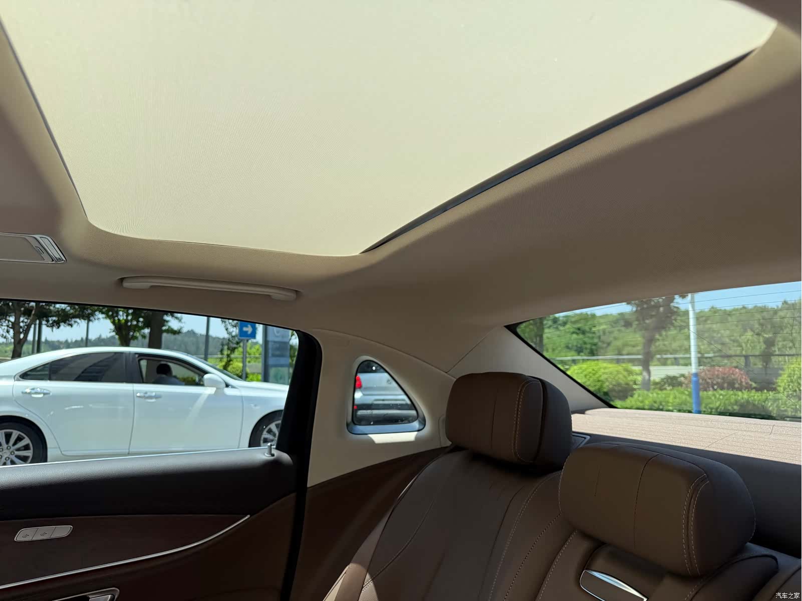 Mercedes-Benz E-Class, 2020 35