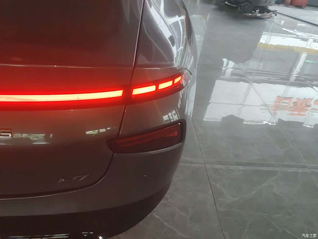 Xpeng P7, 2021 8