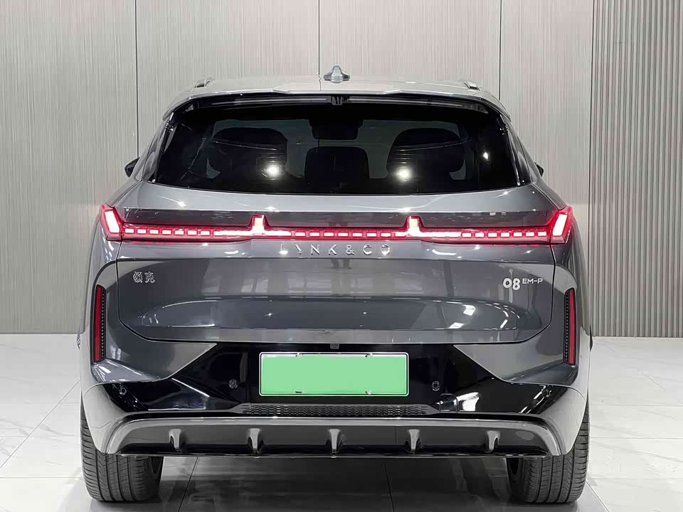 Lynk & Co 08 EM-P