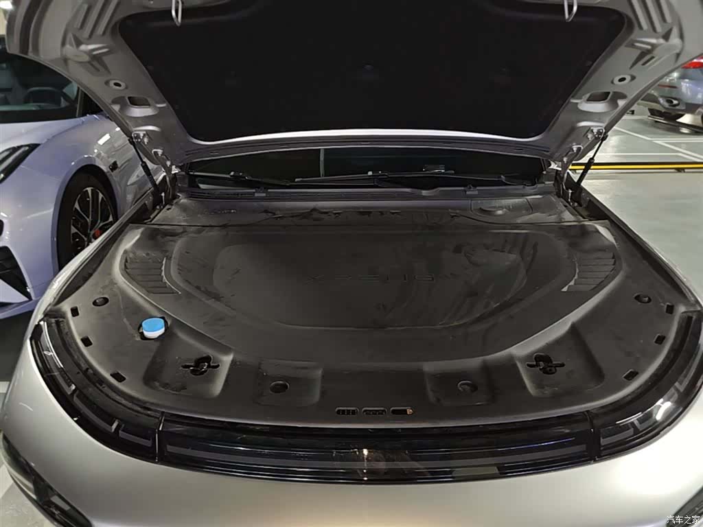 Xpeng P7, 2023 20