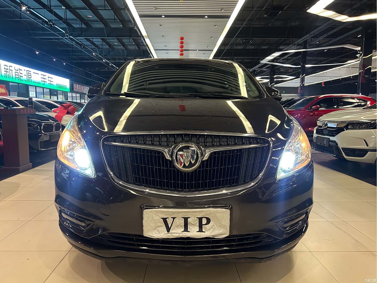 Buick GL8, 2017 1