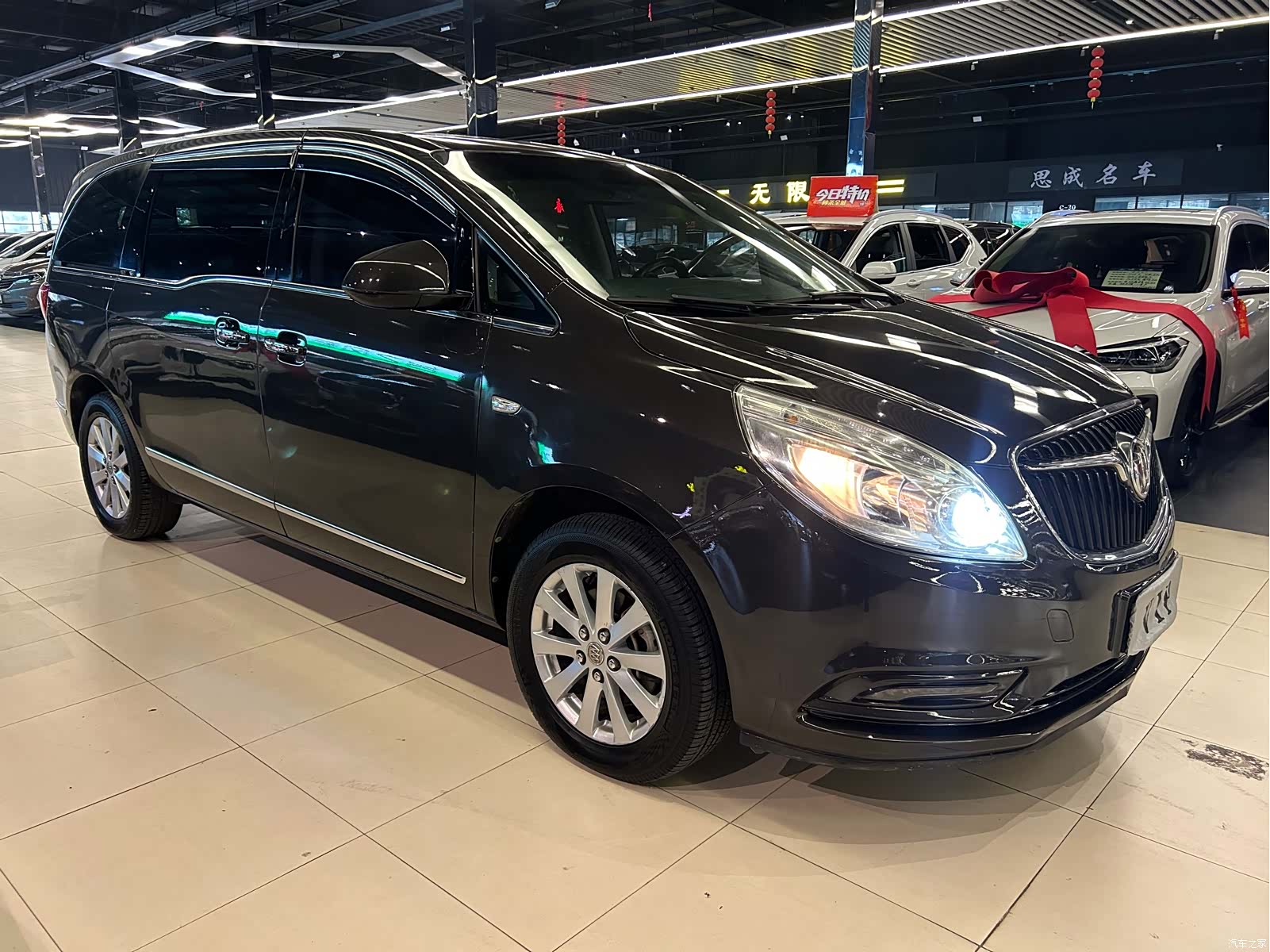Buick GL8, 2017 2