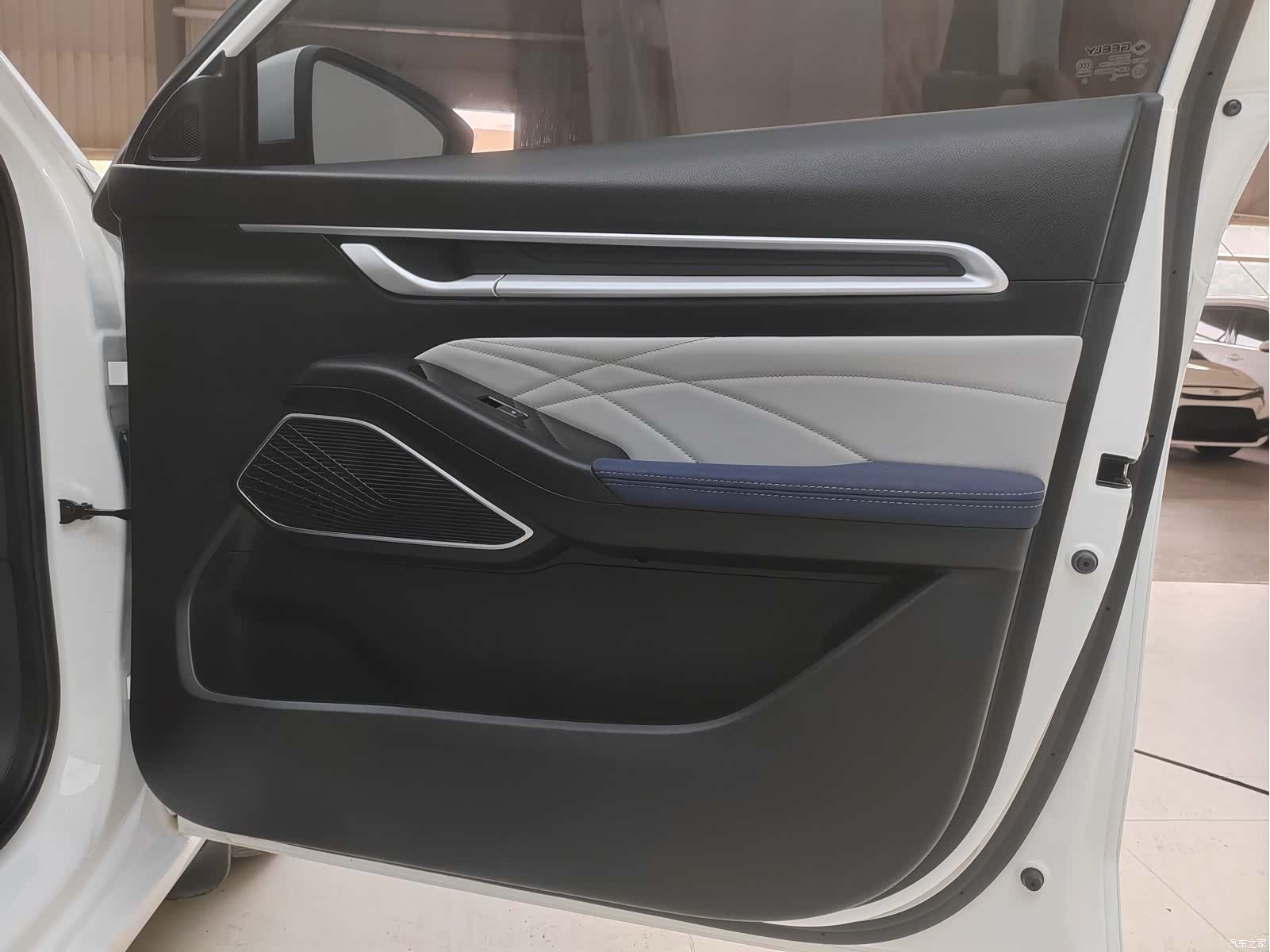 Geely Emgrand, 2022 24