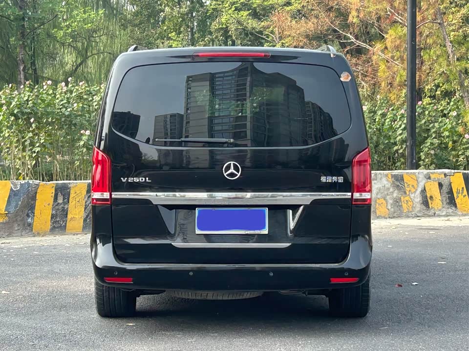 Mercedes-Benz V-class