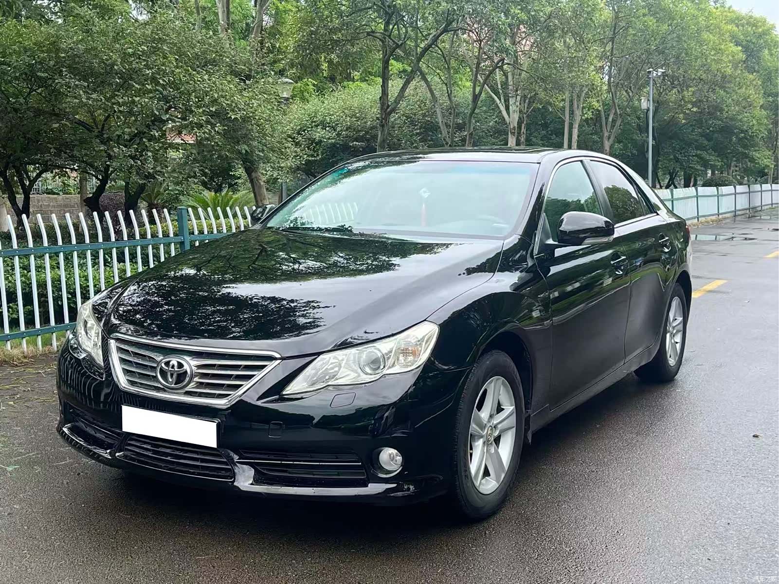 Toyota 2.5V, 2012 1
