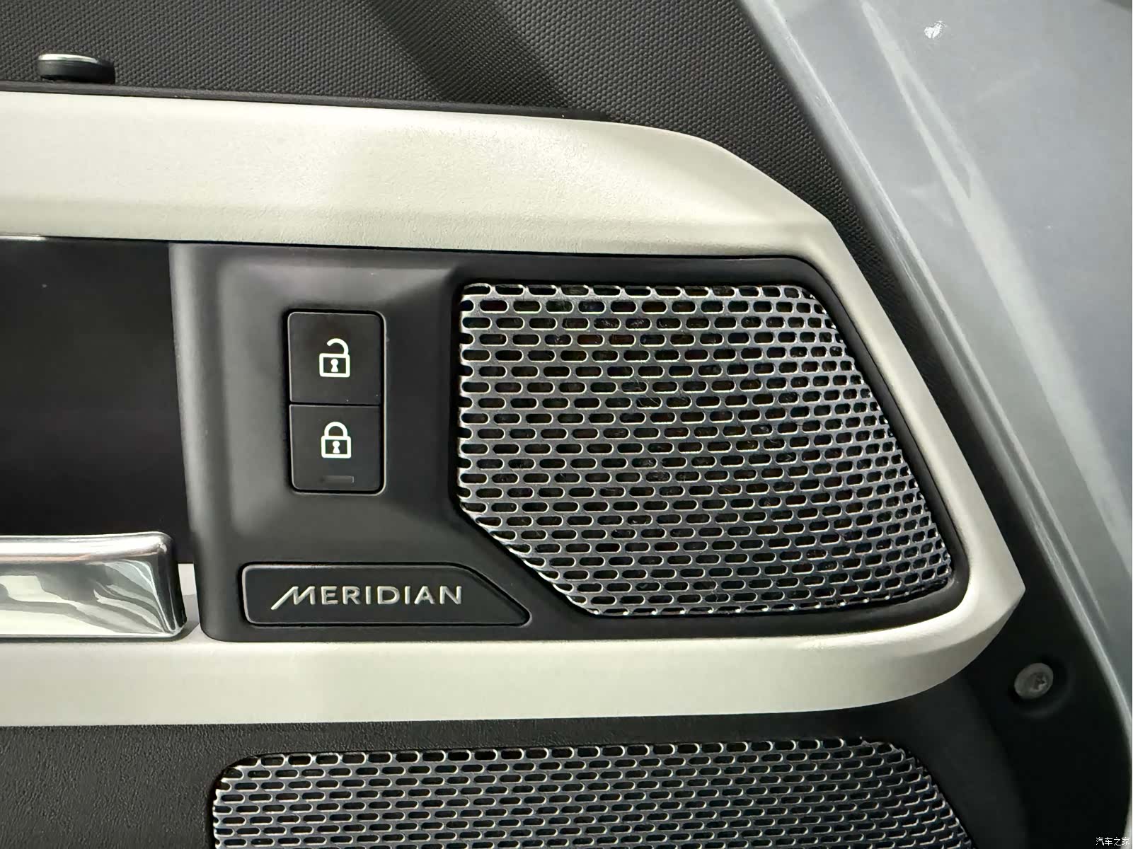 Land Rover Defender, 2022 16