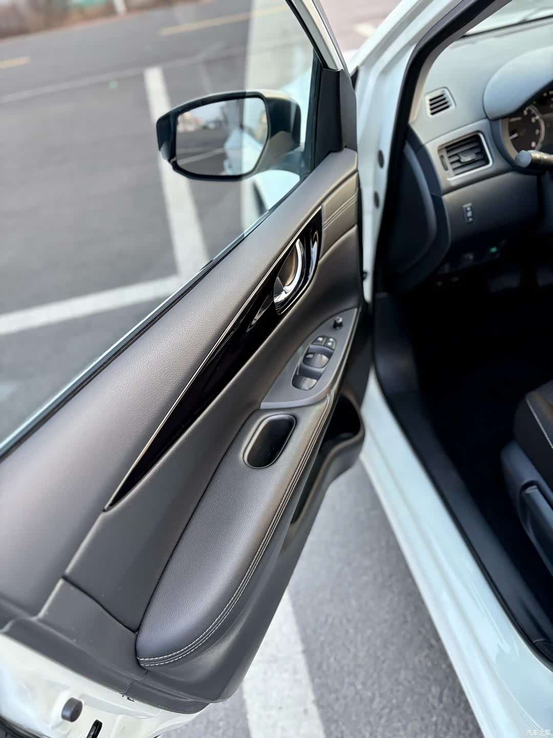 Nissan Tiida, 2017 8