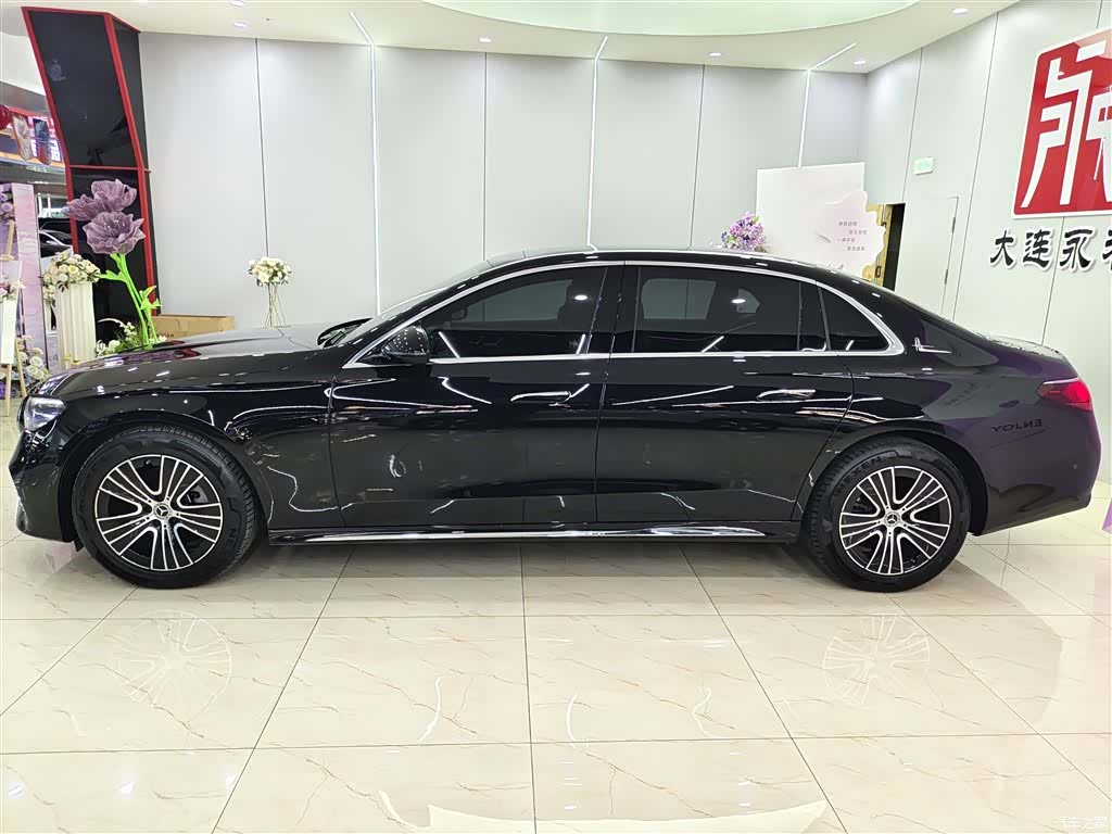 Mercedes-Benz E-Class, 2024 18