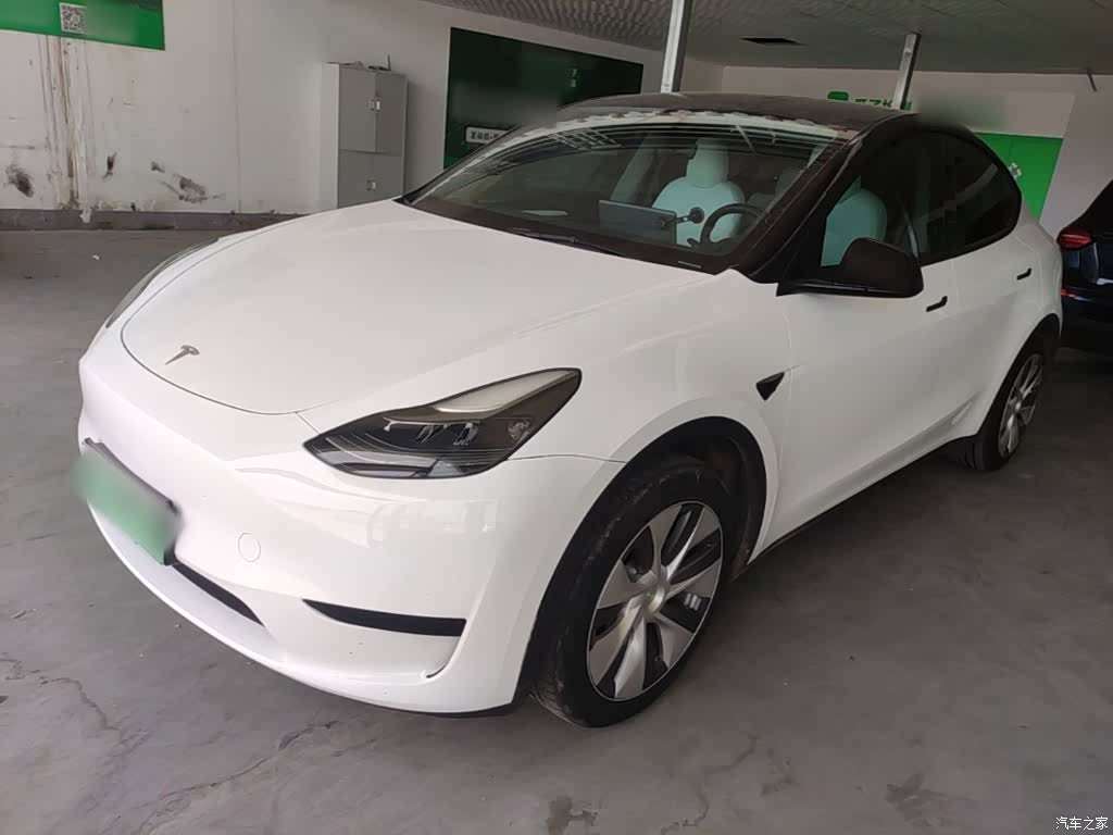 Tesla Model Y, 2022 1