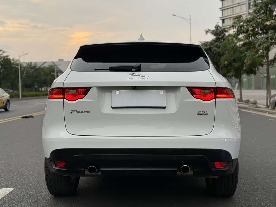 Jaguar F-PACE Jaguar F-PACE