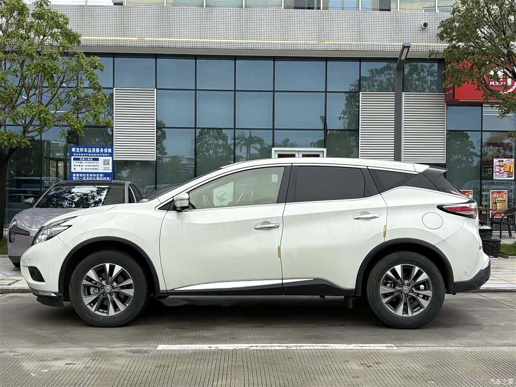 Nissan Murano, 2023 3