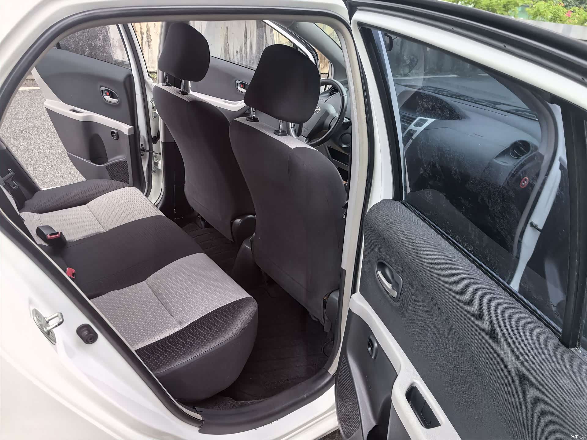 Toyota 1.6GS, 2012 19