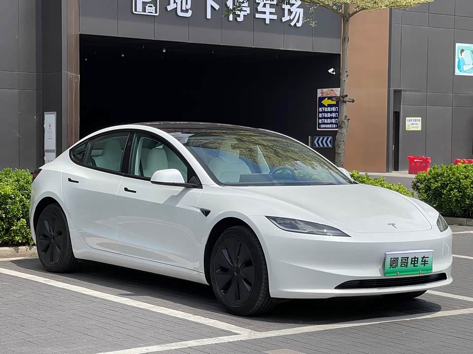 Tesla Model 3 Tesla Model 3