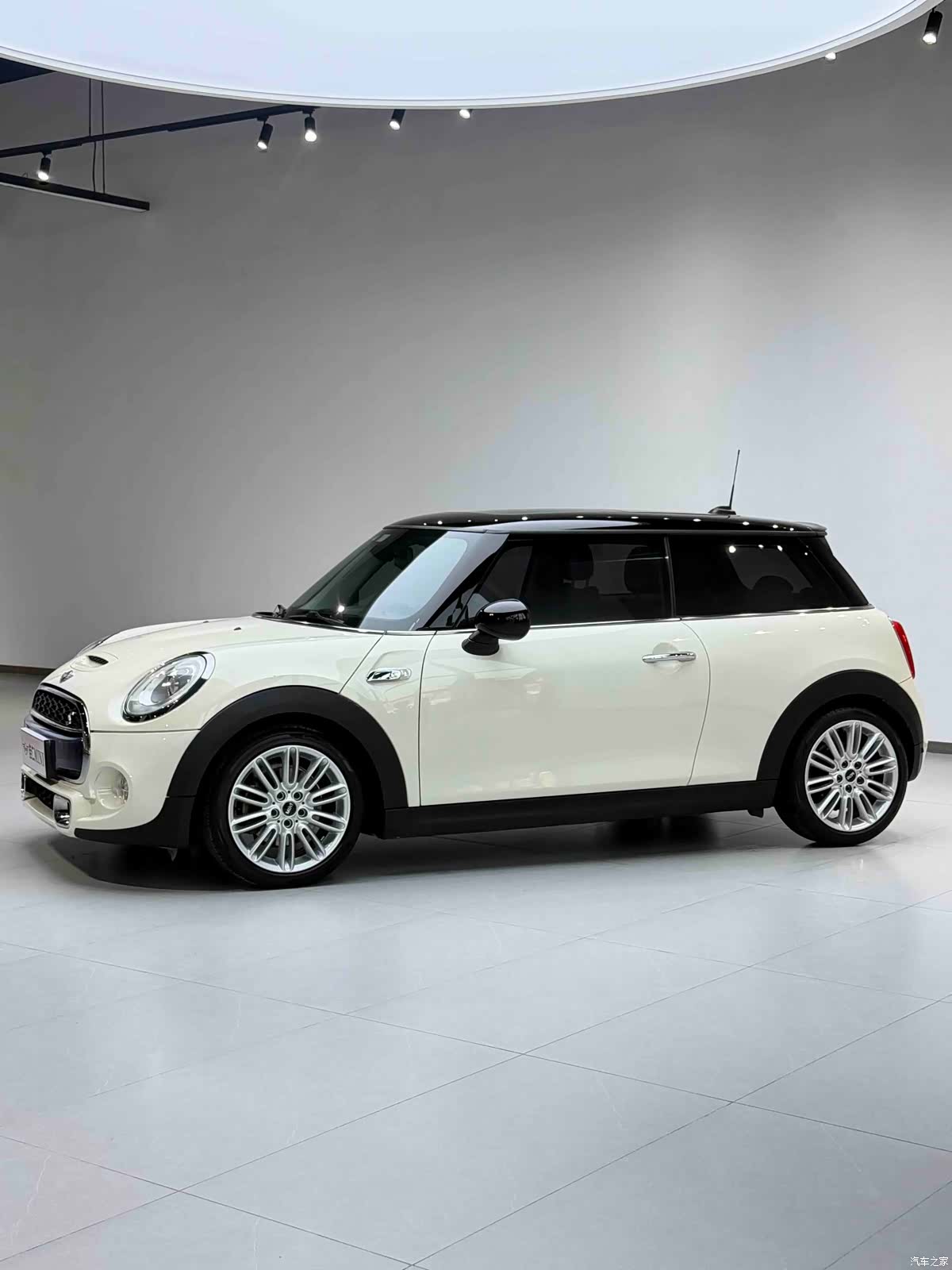 Mini Cooper, 2015 3