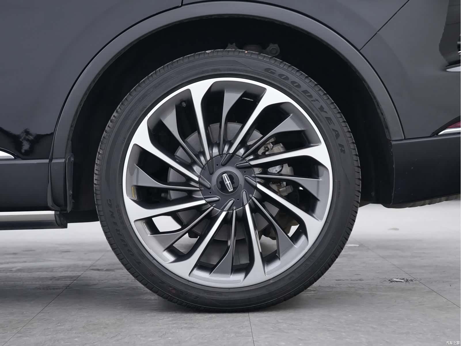 Lincoln Aviator, 2022 10