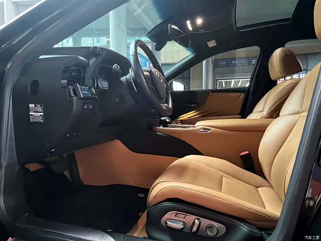 Lexus LS, 2022 9