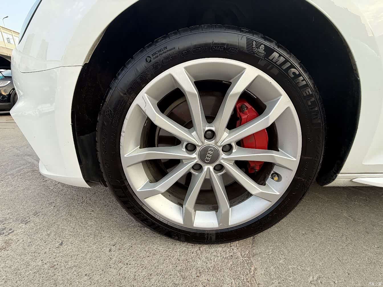 Audi A4L, 2018 8