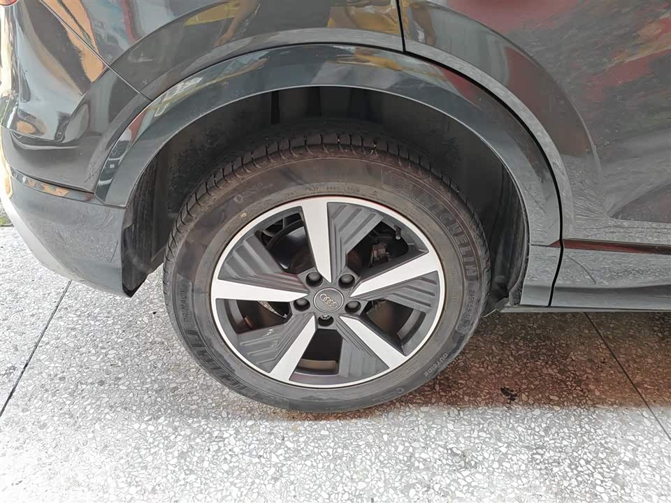 Audi Q2L Audi Q2L