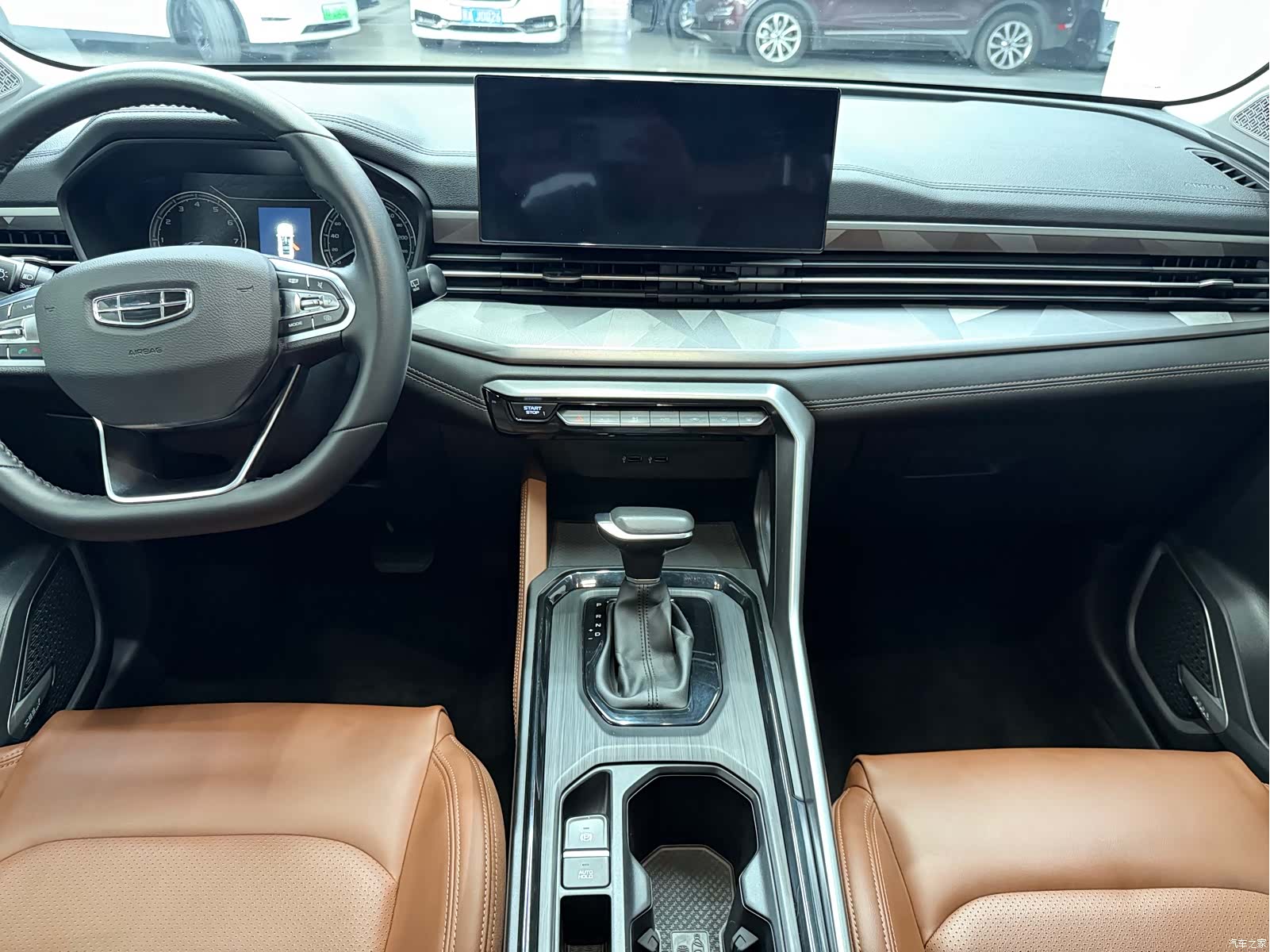 Geely X6, 2023 13