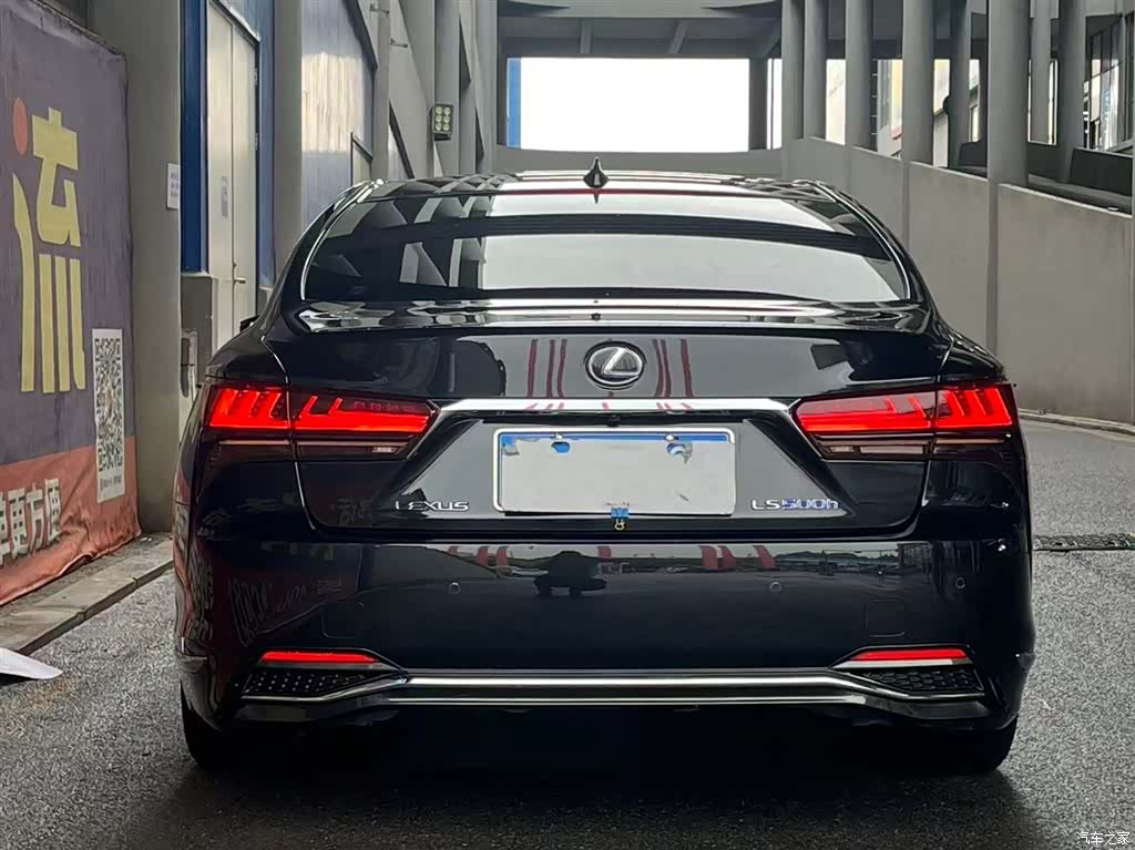 Lexus LS, 2022 4