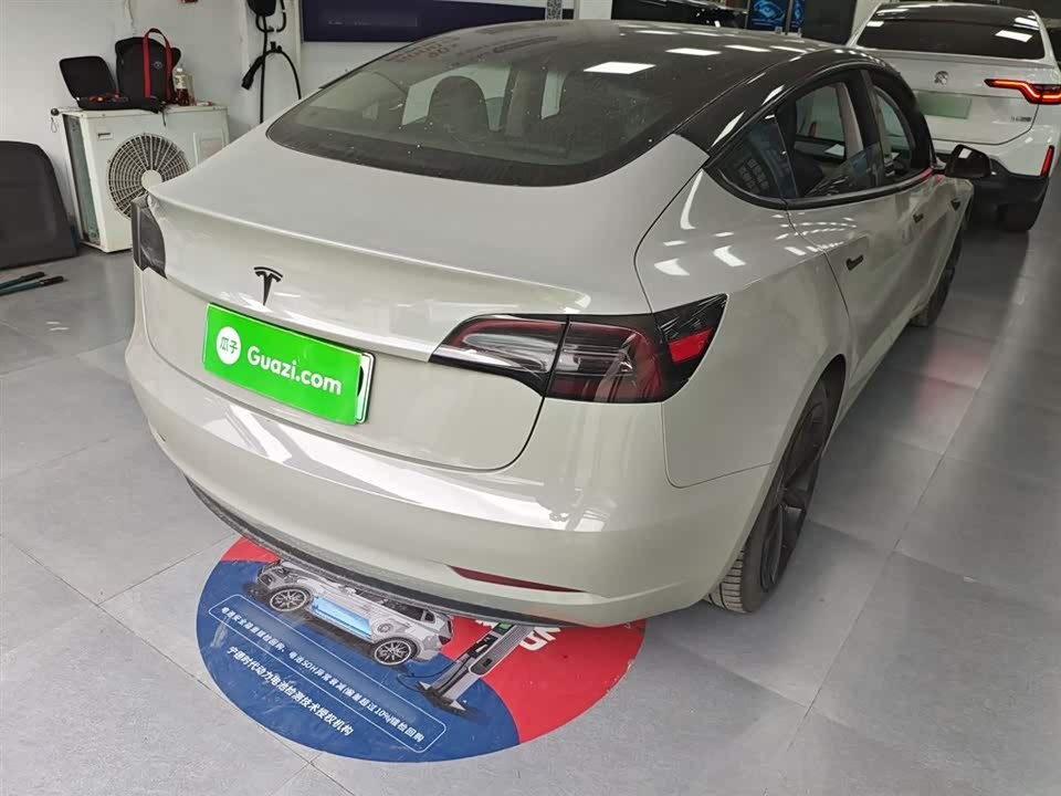 Tesla Model 3 Tesla Model 3