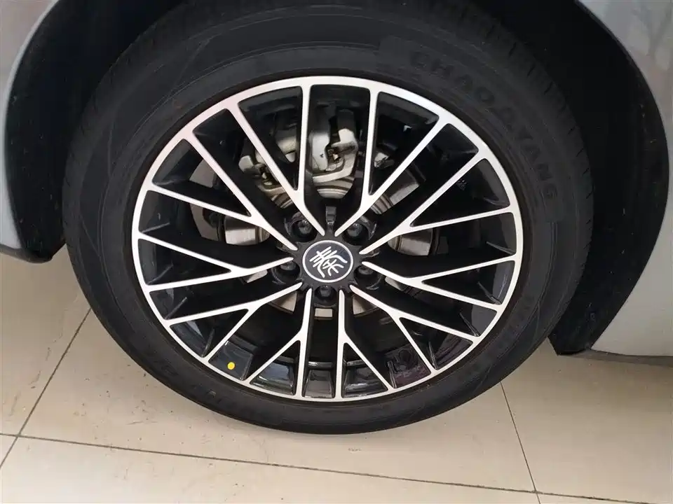 BYD Qin L BYD Qin L