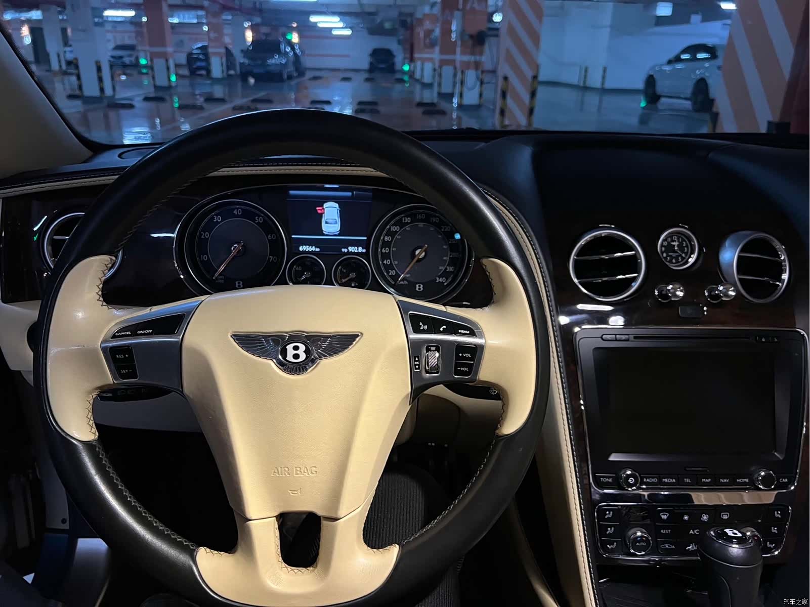 Bentley Flying Spur, 2014 9