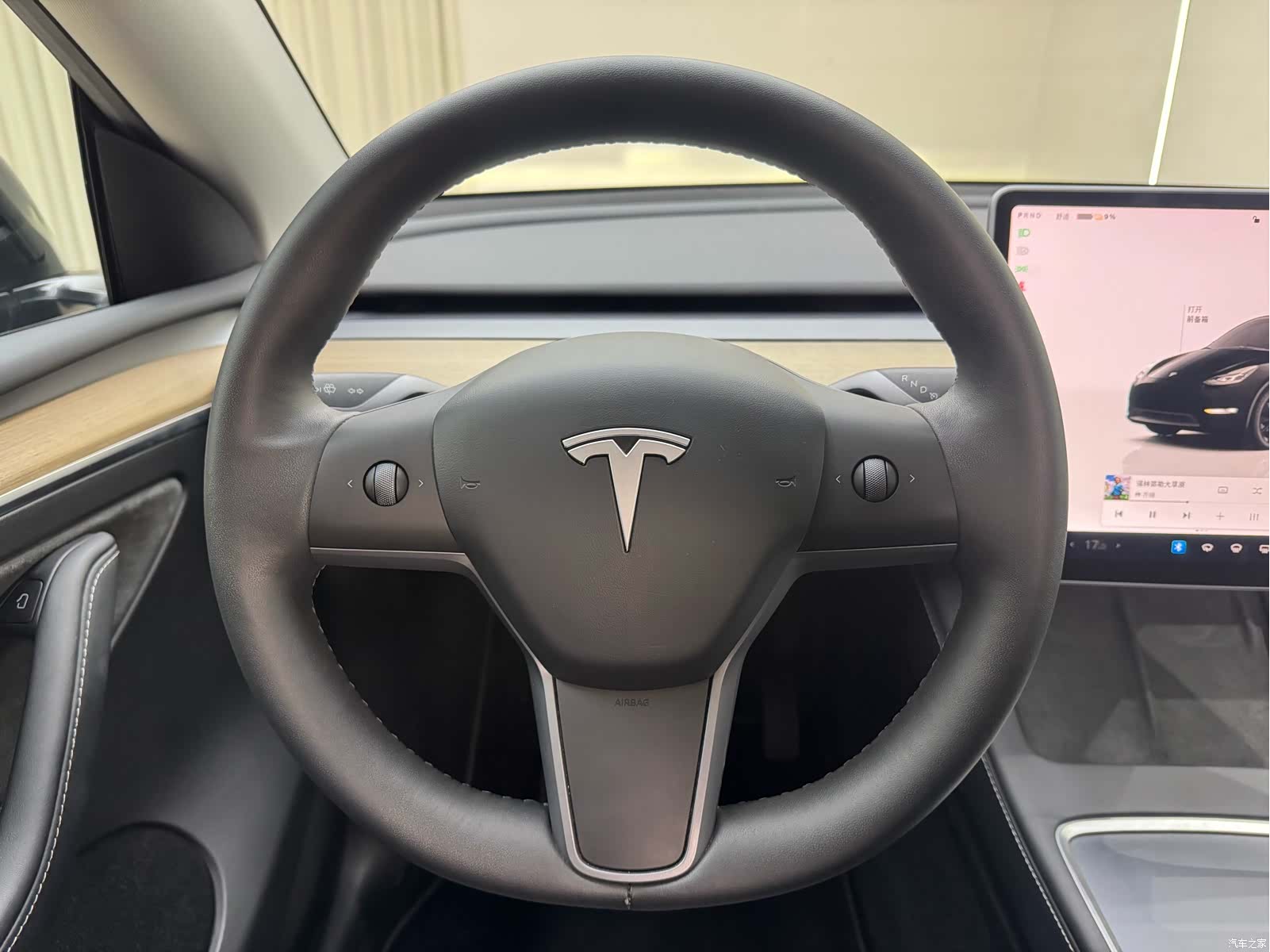 Tesla Model Y, 2022 21