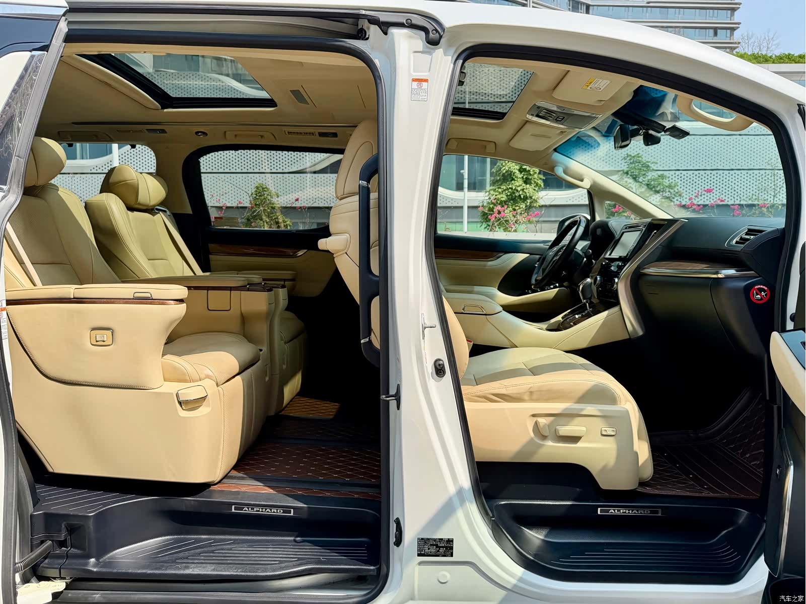 Toyota Alphard, 2017 26