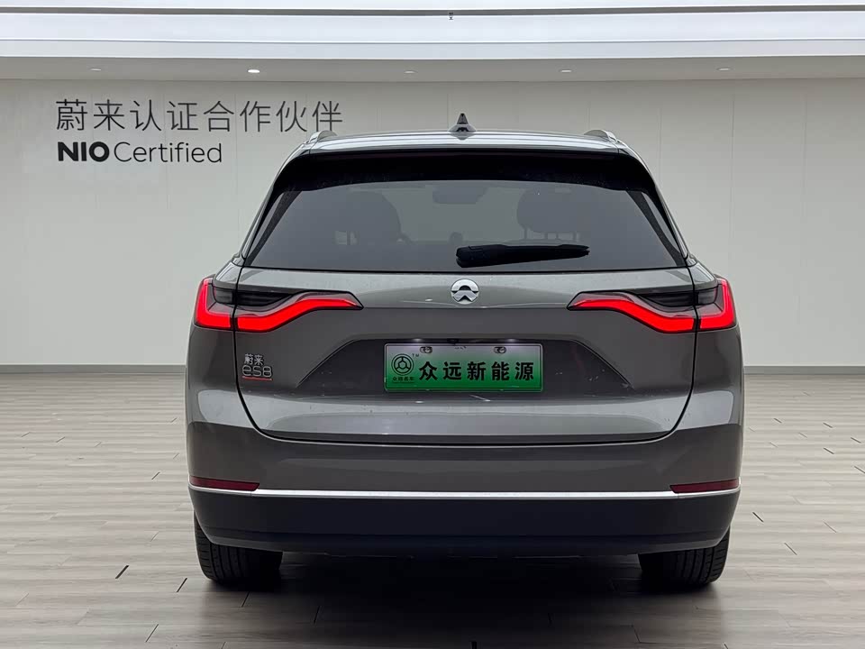NIO ES8