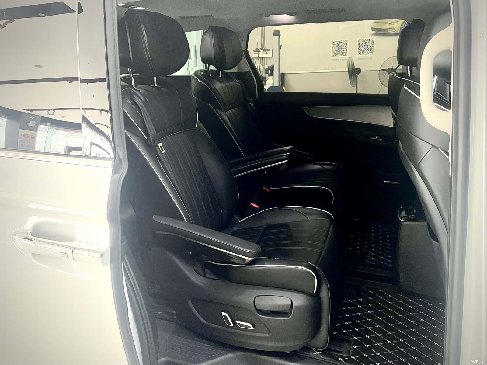 Roewe iMAX8, 2022 18