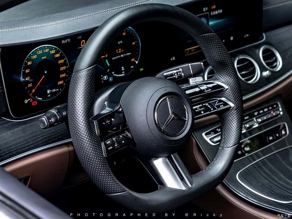Mercedes-Benz E-Class, 2022 4