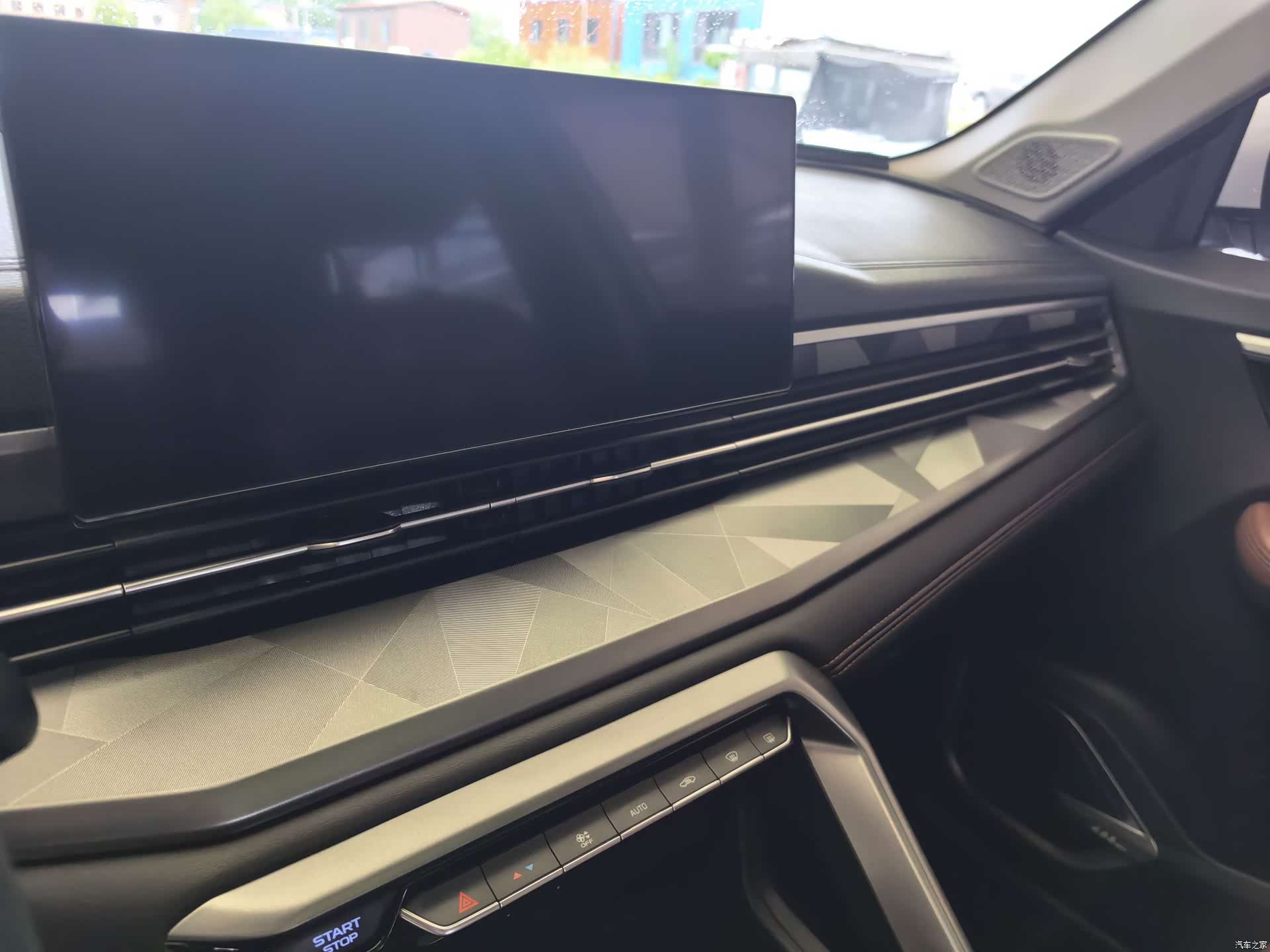 Geely X6, 2022 8
