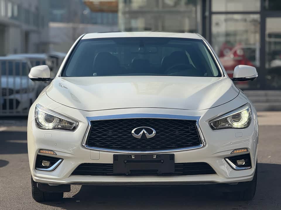 Infiniti Q50L