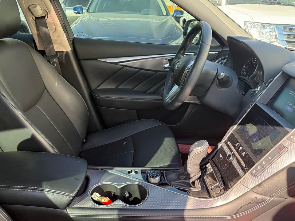 Infiniti Q50L