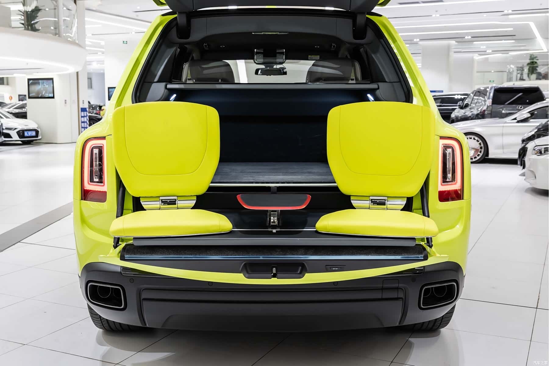 Rolls-Royce Cullinan, 2024 9