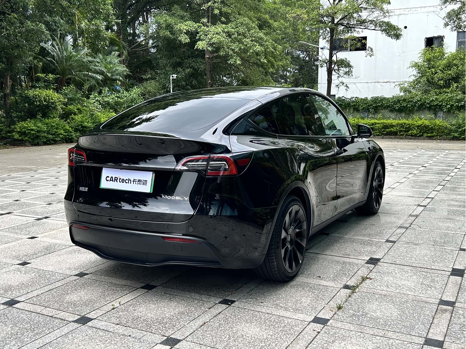 Tesla Model Y, 2022 4