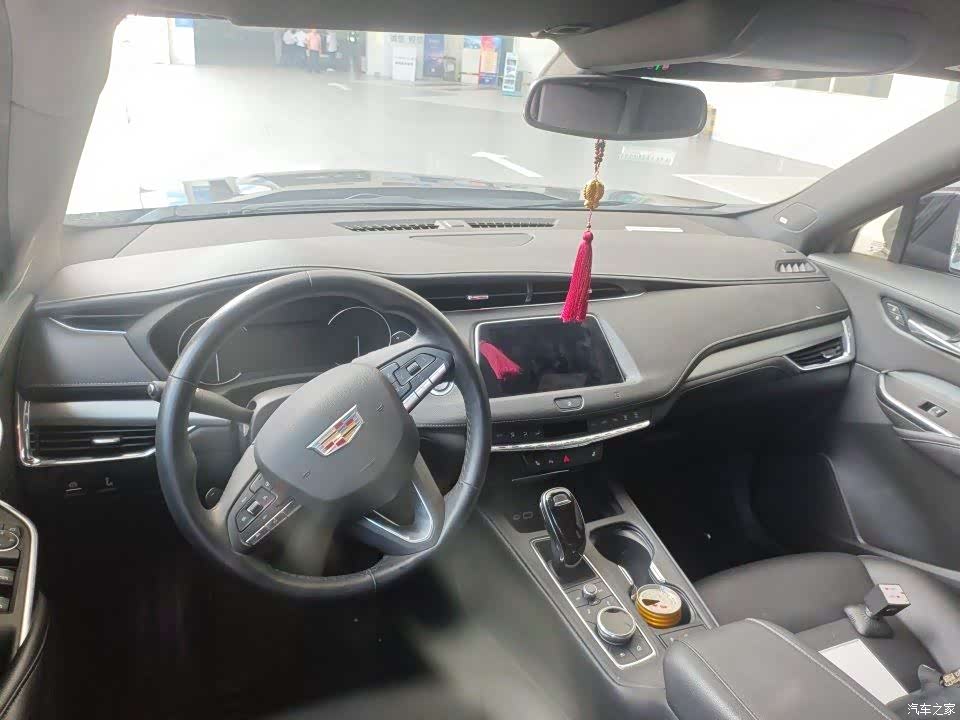 Cadillac XT4, 2022 все фото
