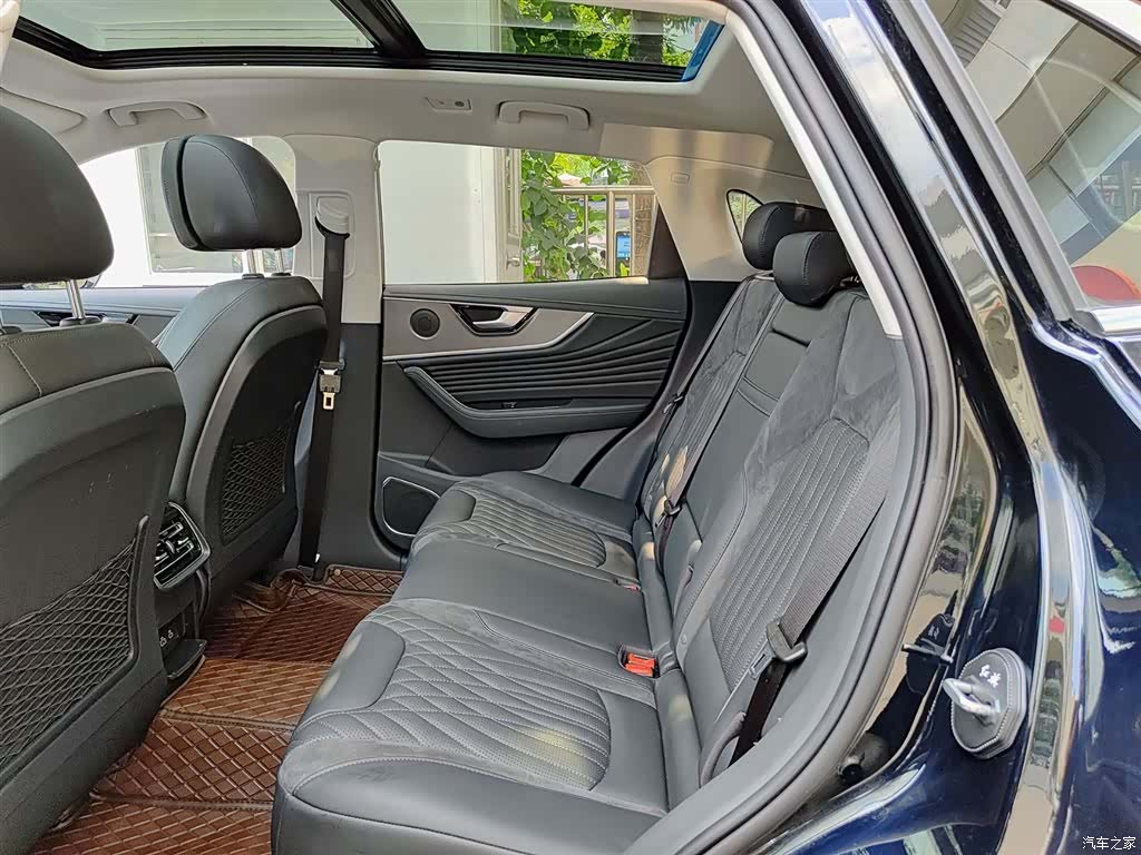 Hongqi HS5, 2024 8