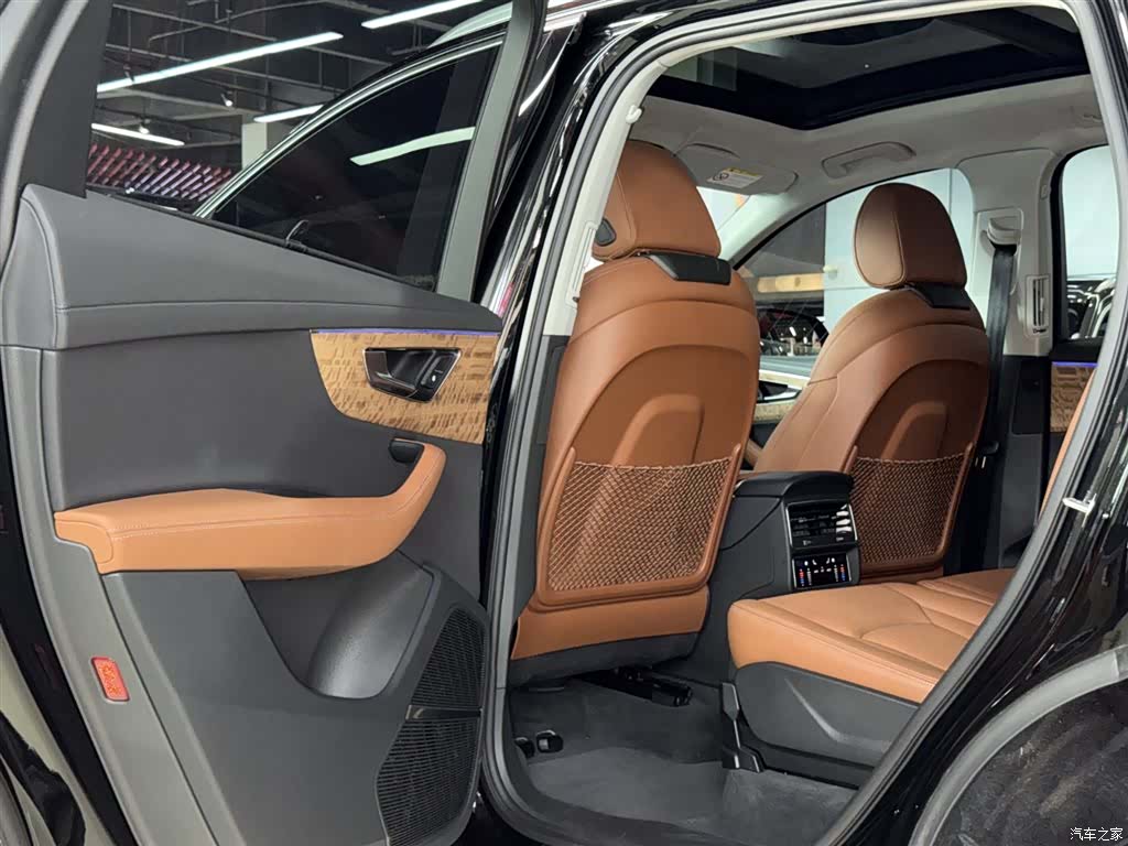 Audi Q7, 2025 25