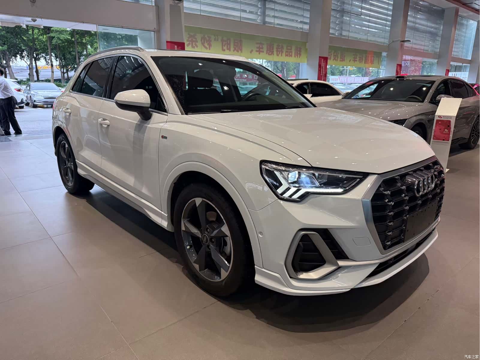 Audi Q3, 2022 3
